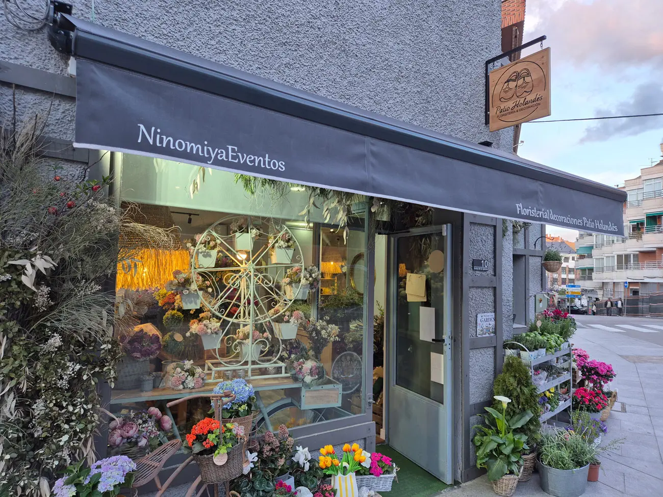Floristería Patio Holandés de Ninomiya Eventos